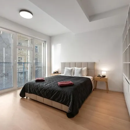 Lam Cream Old Town Balcony & Ac Apartman Pozsony